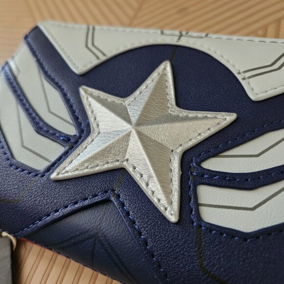 Loungefly Wallet Marvel Avengers Falcon & Winter Soldier Disney Zip Around - Picture 8 of 15